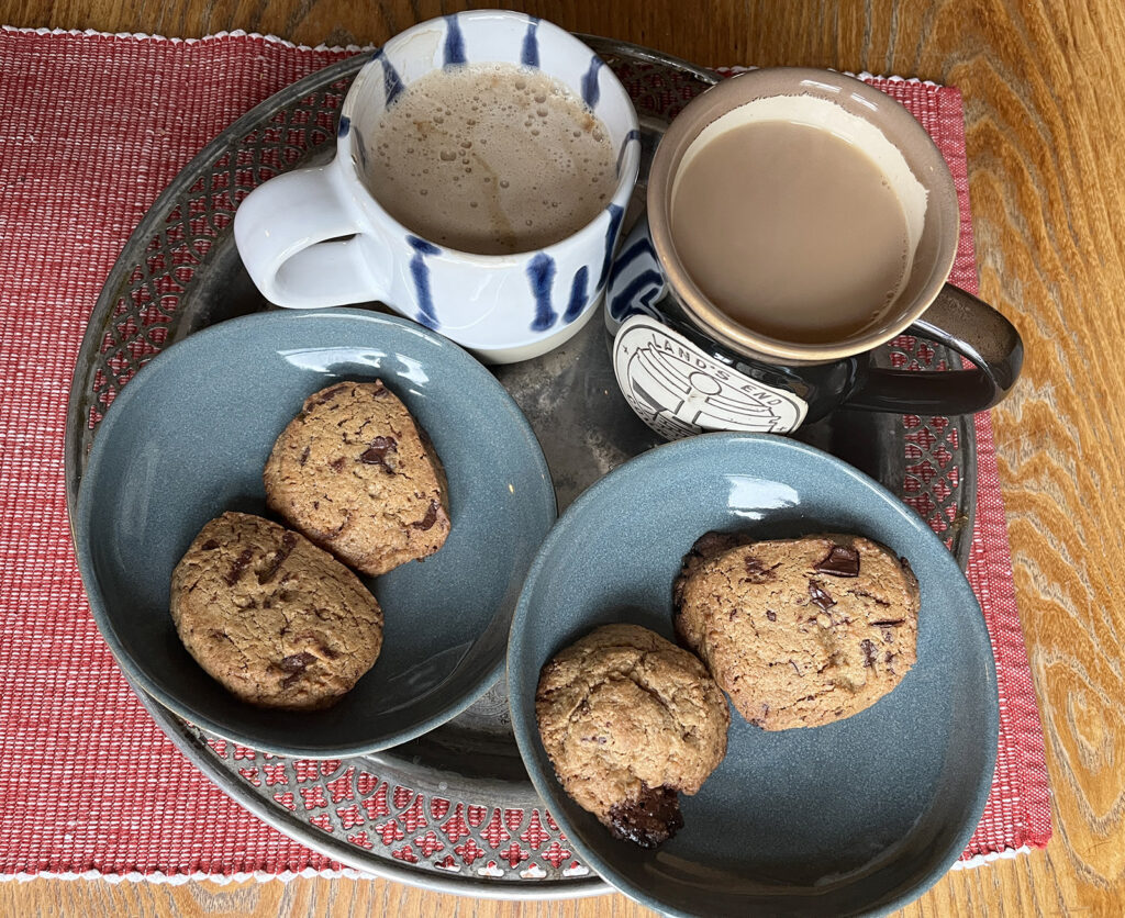 The best chocolate chip cookies recipe for lazy Sunday morning cookies!