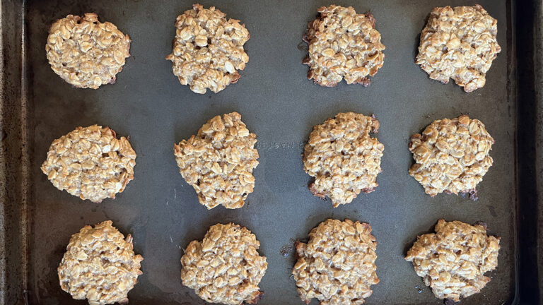 Easy bake banana oatmeal cookies