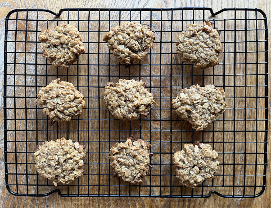 The 12 baked banana oatmeal cookies fresh from the oven